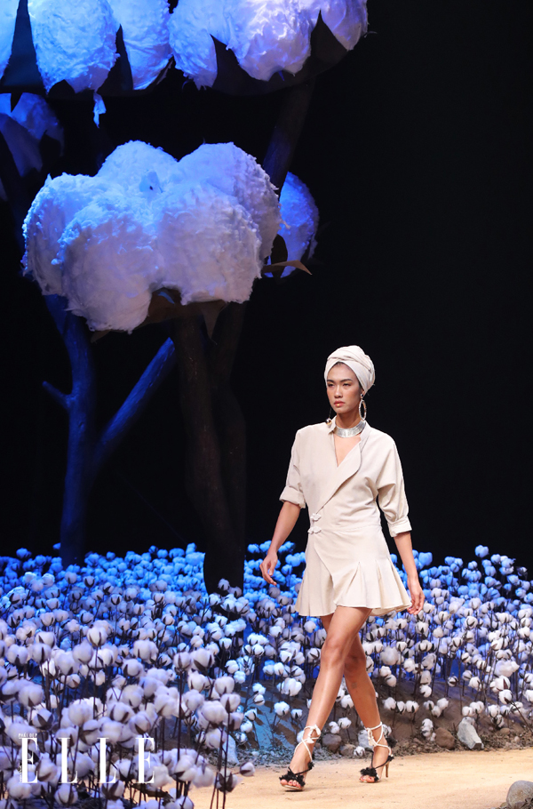 Top 5 sàn catwalk ấn tượng của thời trang Việt 2017